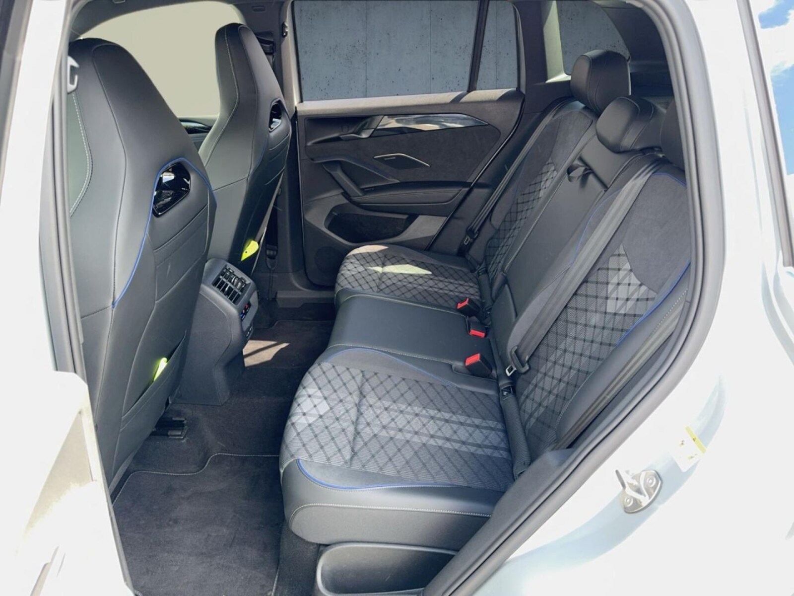 Volkswagen Tiguan – Bild 12