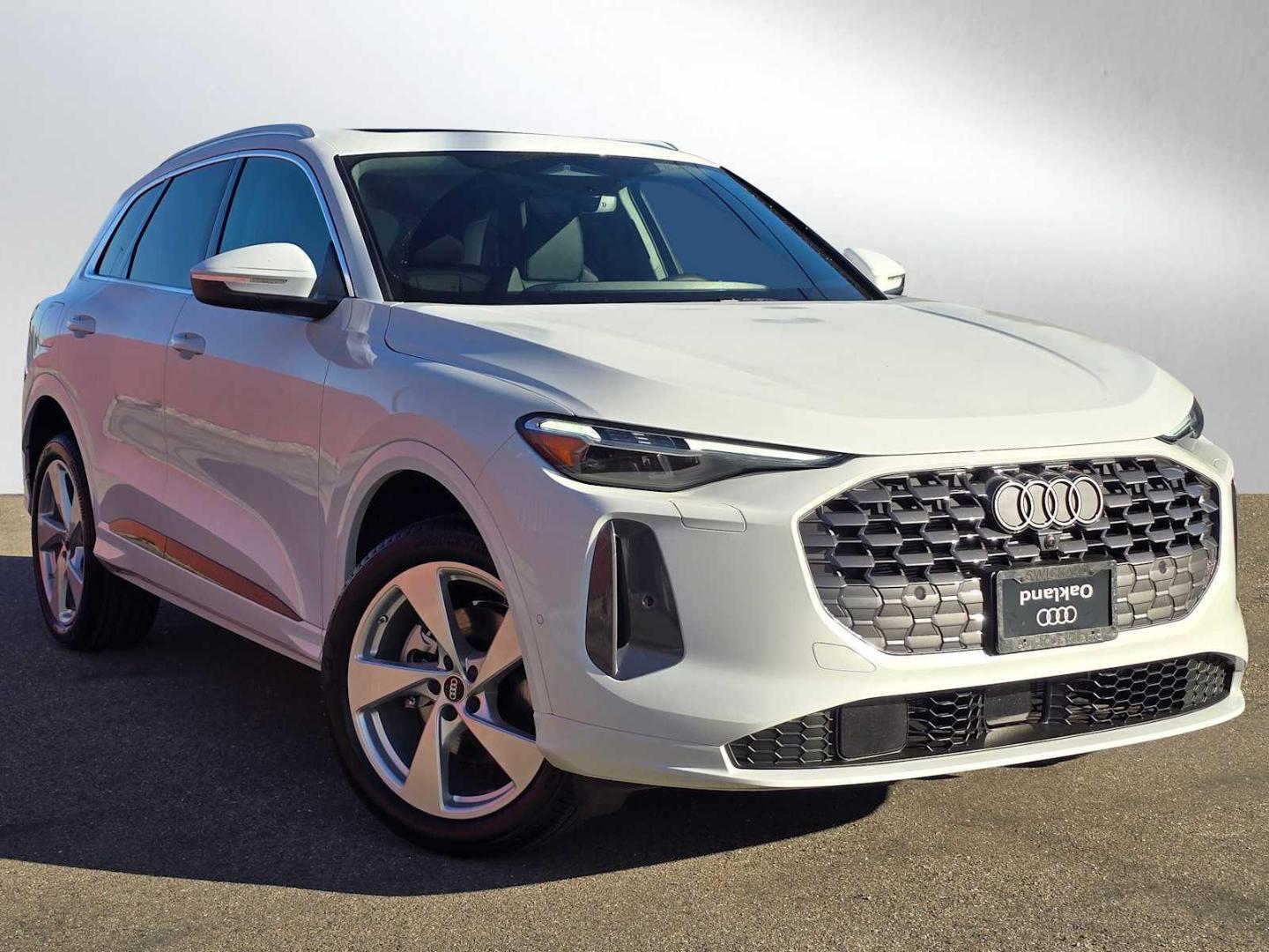 2025 Audi Q5 40 Premium Plus's photo