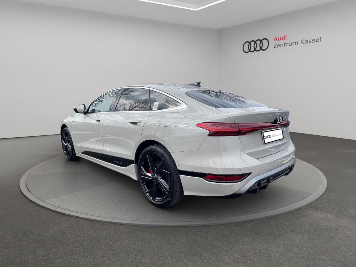 Bild über Audi A6 Sportback e-tron e-tron - für weitere Informationen kontaktieren Sie den Audi Partner