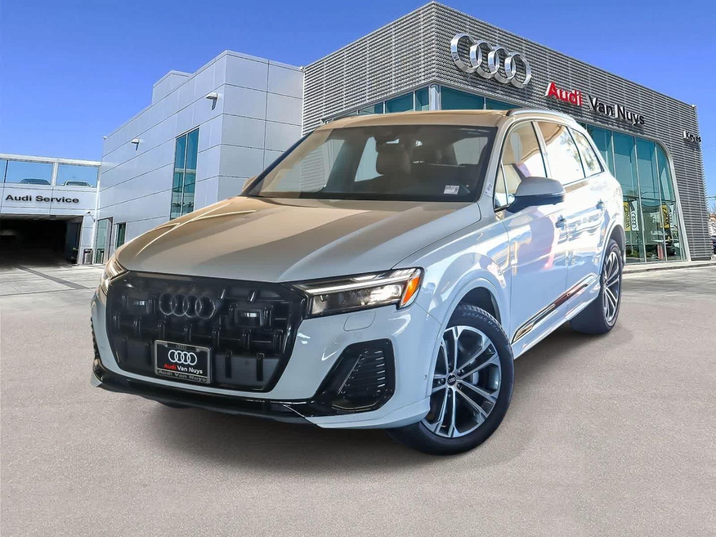 2026 Audi Q7 45 Premium quattro Tiptronic's photo