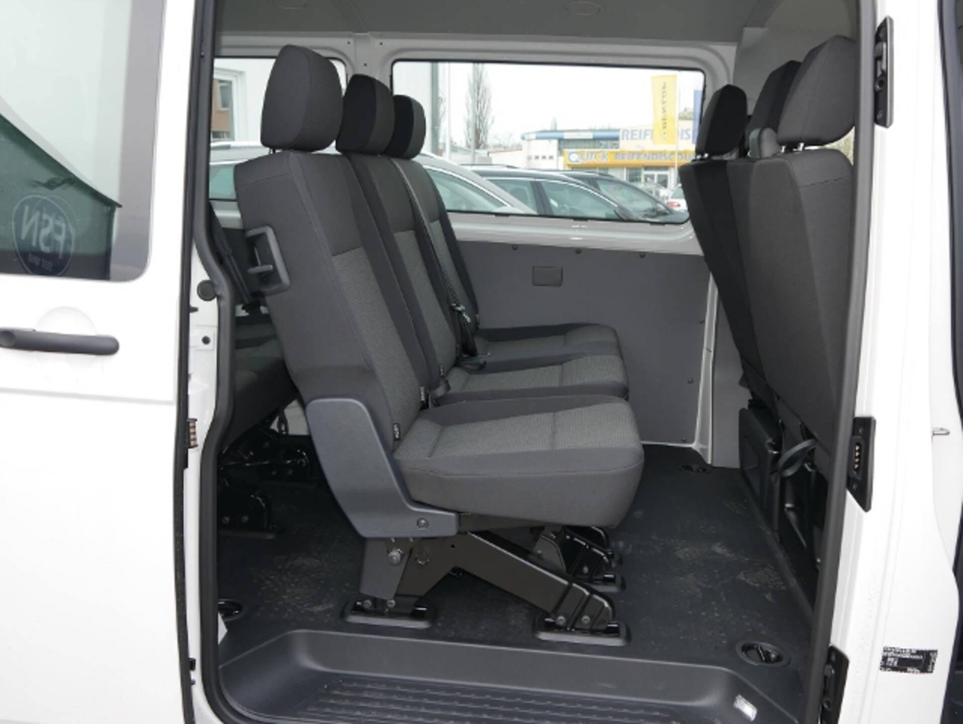 Volkswagen T6.1 Transporter Kombi kurzer Radstand