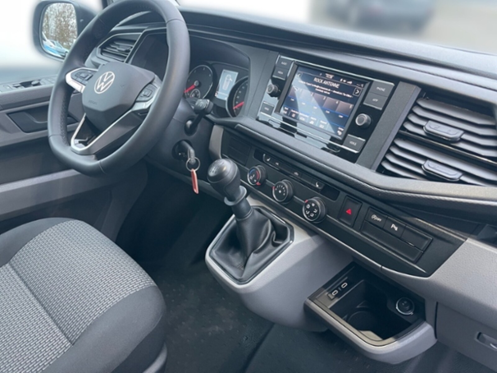 Volkswagen T6.1 Transporter Kasten langer Radstand – Bild 12
