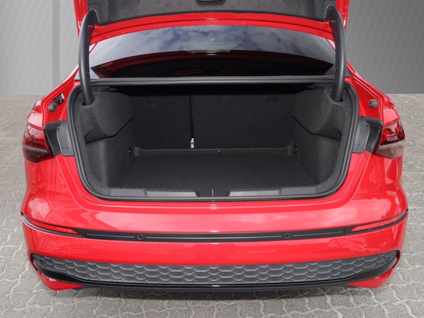 Bild über Audi A3 Limousine advanced 30 TFSI Schaltgetriebe - für weitere Informationen kontaktieren Sie den Audi Partner