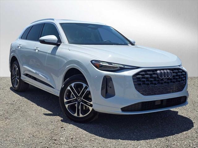 2025 Audi New Q5 Premium's photo