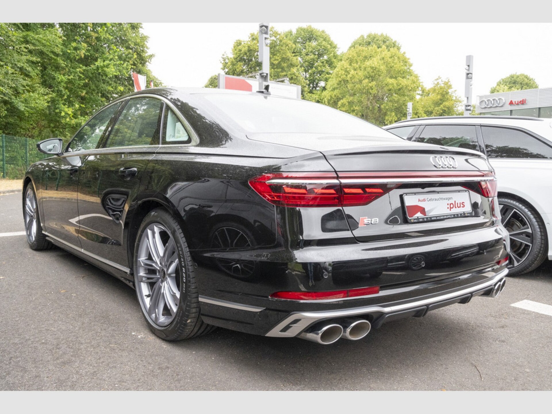 Audi S8