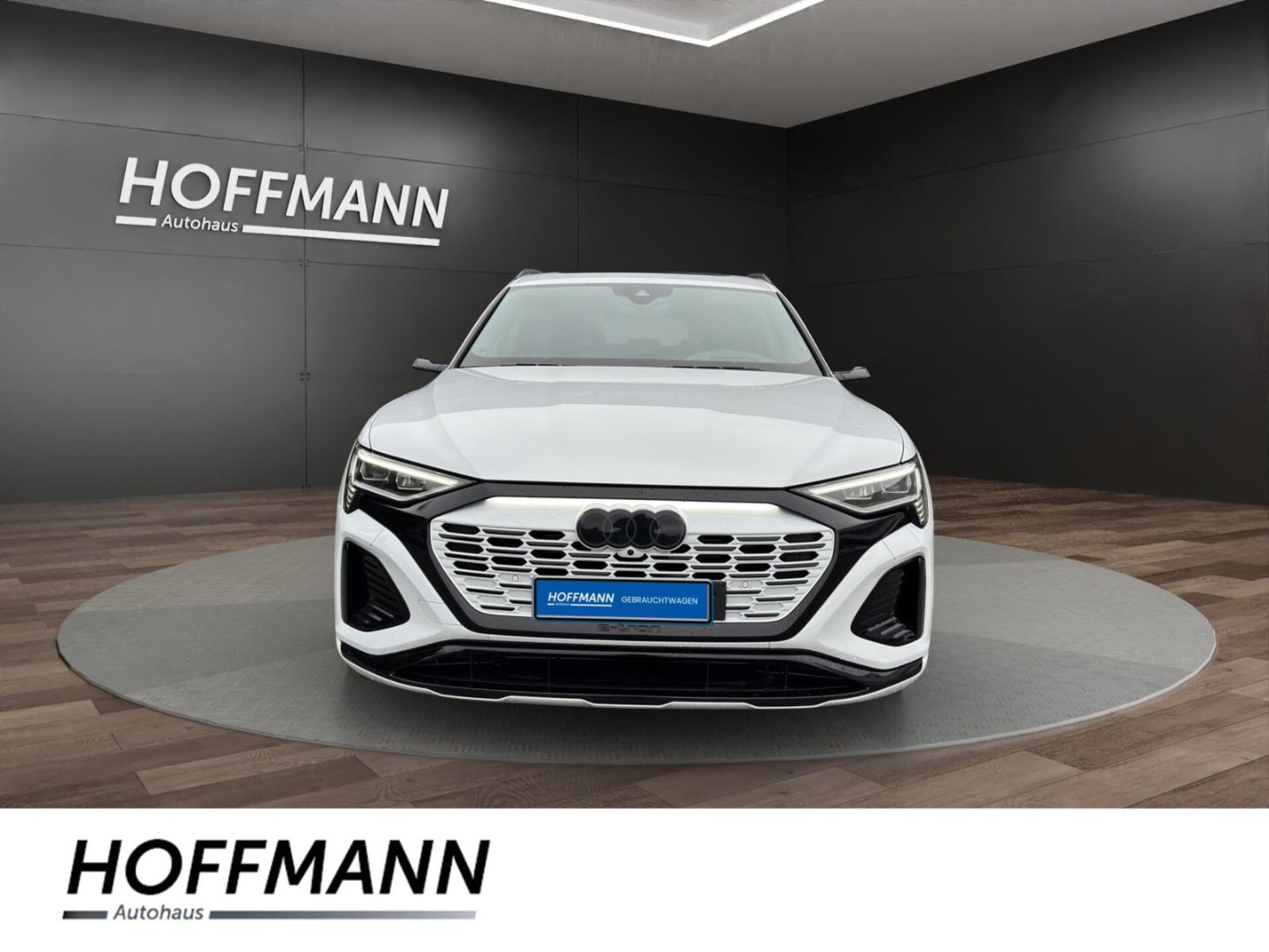 Audi Q8 e-tron S line