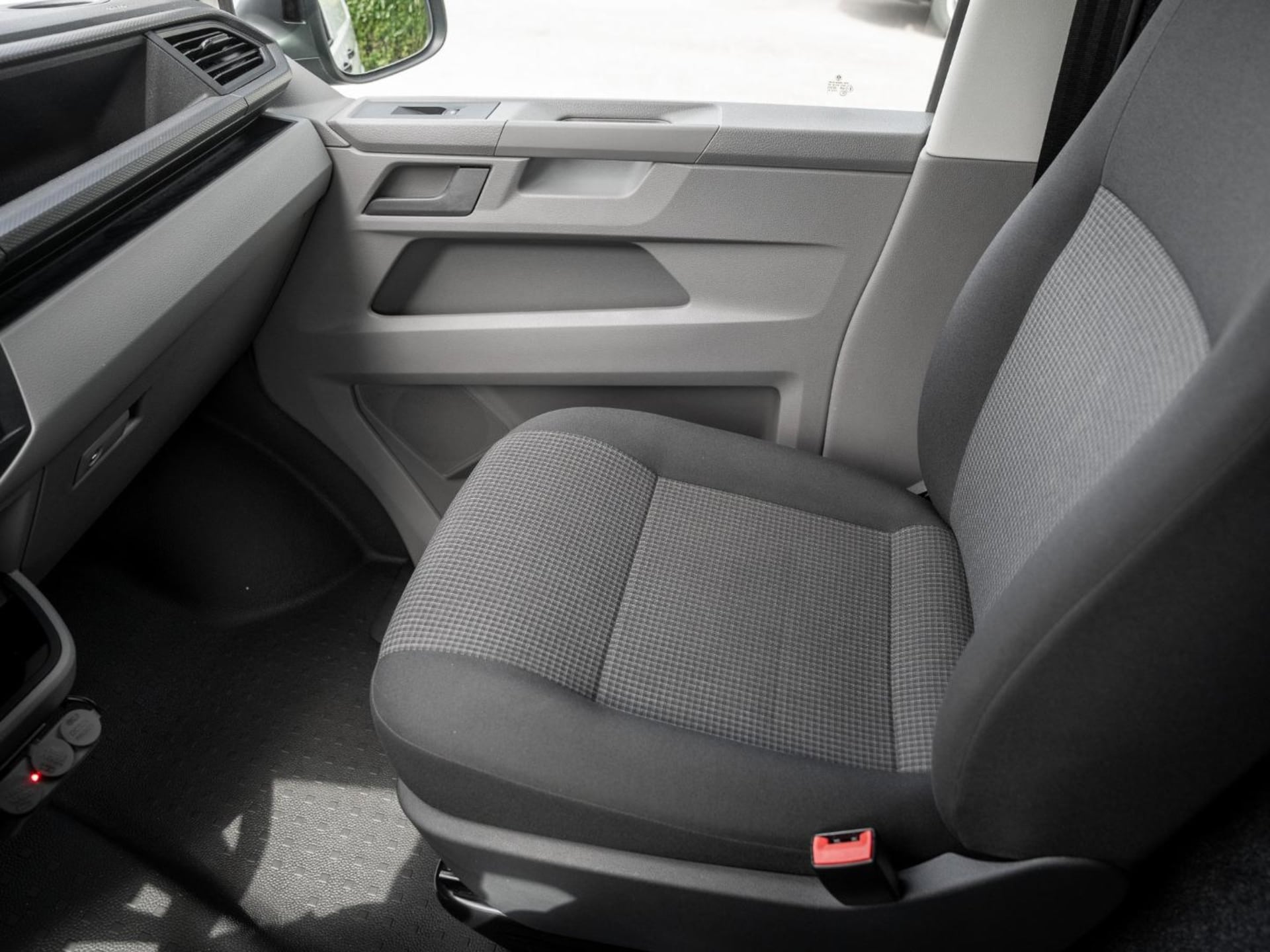 Volkswagen T6.1 Transporter Kasten langer Radstand