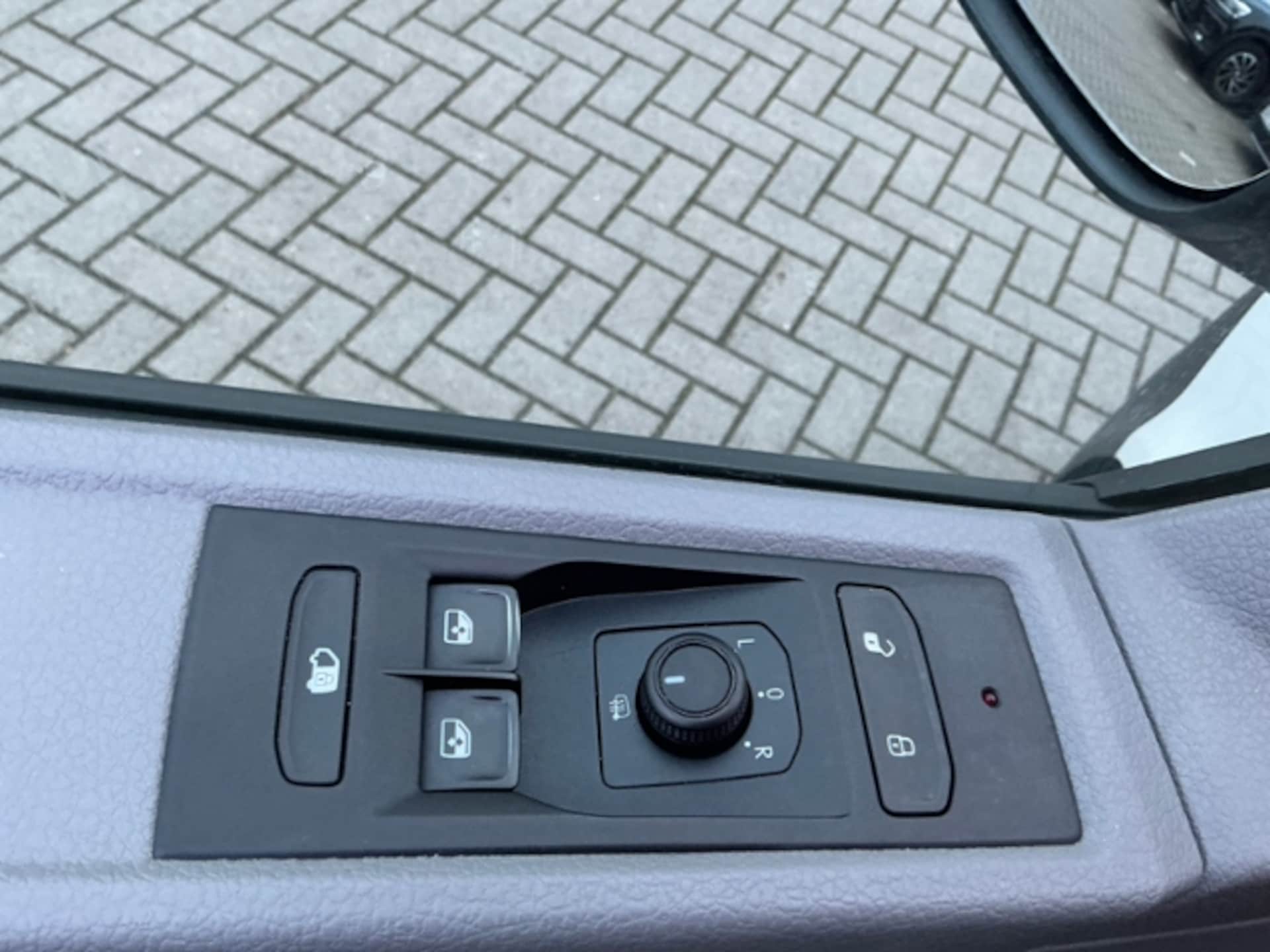 Volkswagen T6.1 Transporter Kasten langer Radstand