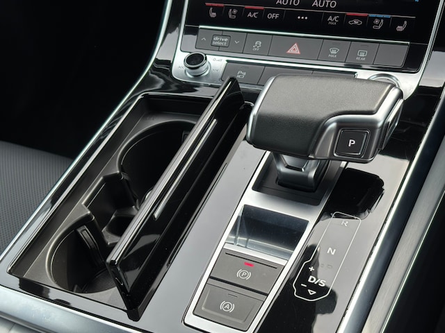 Audi Q8 55 TFSI quattro S line 250(340) kW(PS) tiptronic for more details contact your dealer