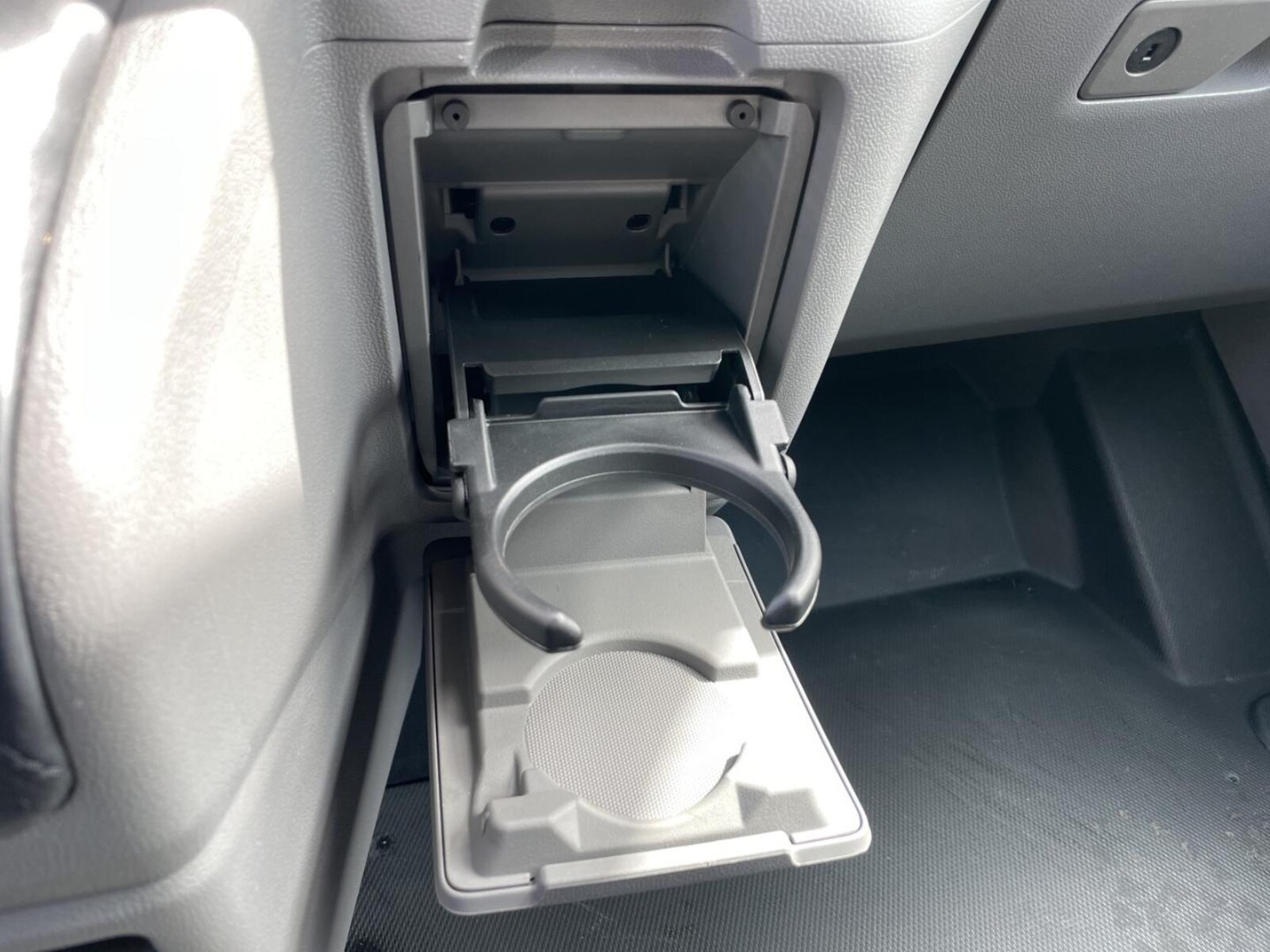 Volkswagen Transporter Kasten kurzer Radstand – Bild 24
