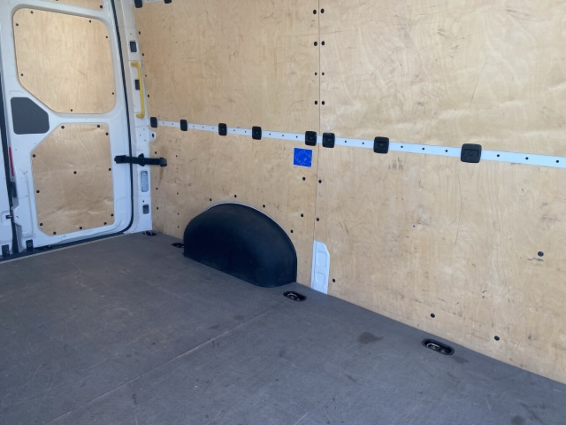 Volkswagen Crafter Kasten mittlerer Radstand