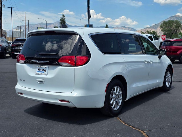 2024 Chrysler Voyager