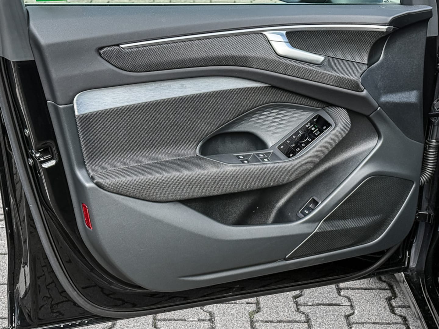 Bild über Audi A6 Avant TDI quattro 150 kW S tronic - für weitere Informationen kontaktieren Sie den Audi Partner