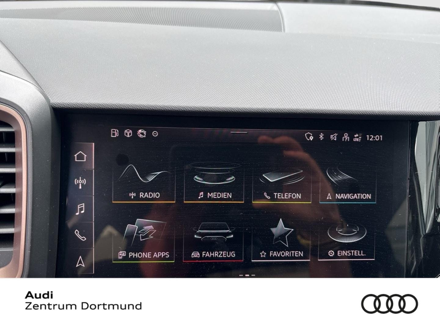 Bild über Audi A1 Sportback S line 40 TFSI S tronic - für weitere Informationen kontaktieren Sie den Audi Partner