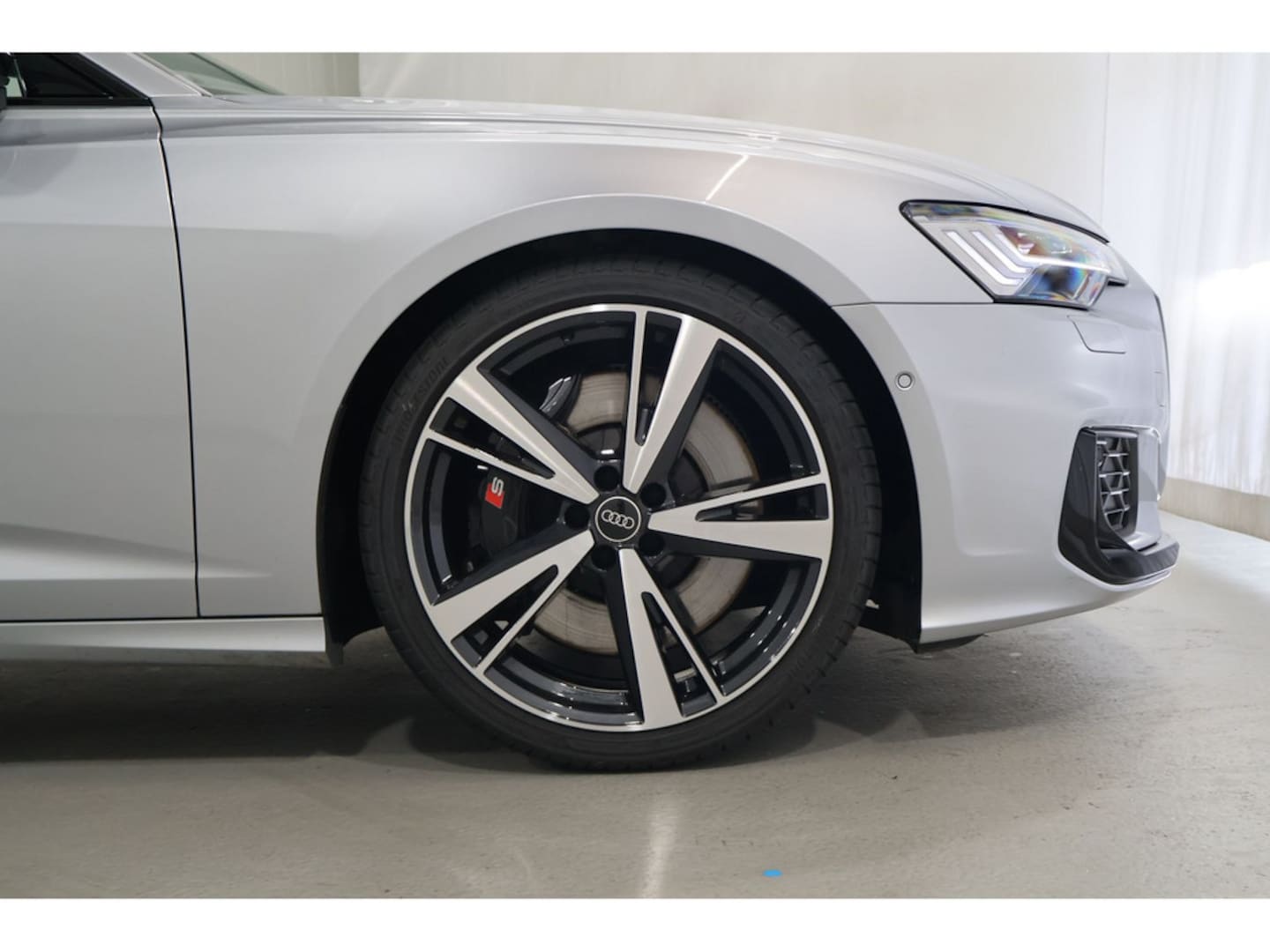 Bild über Audi S6 Avant TDI quattro tiptronic - für weitere Informationen kontaktieren Sie den Audi Partner
