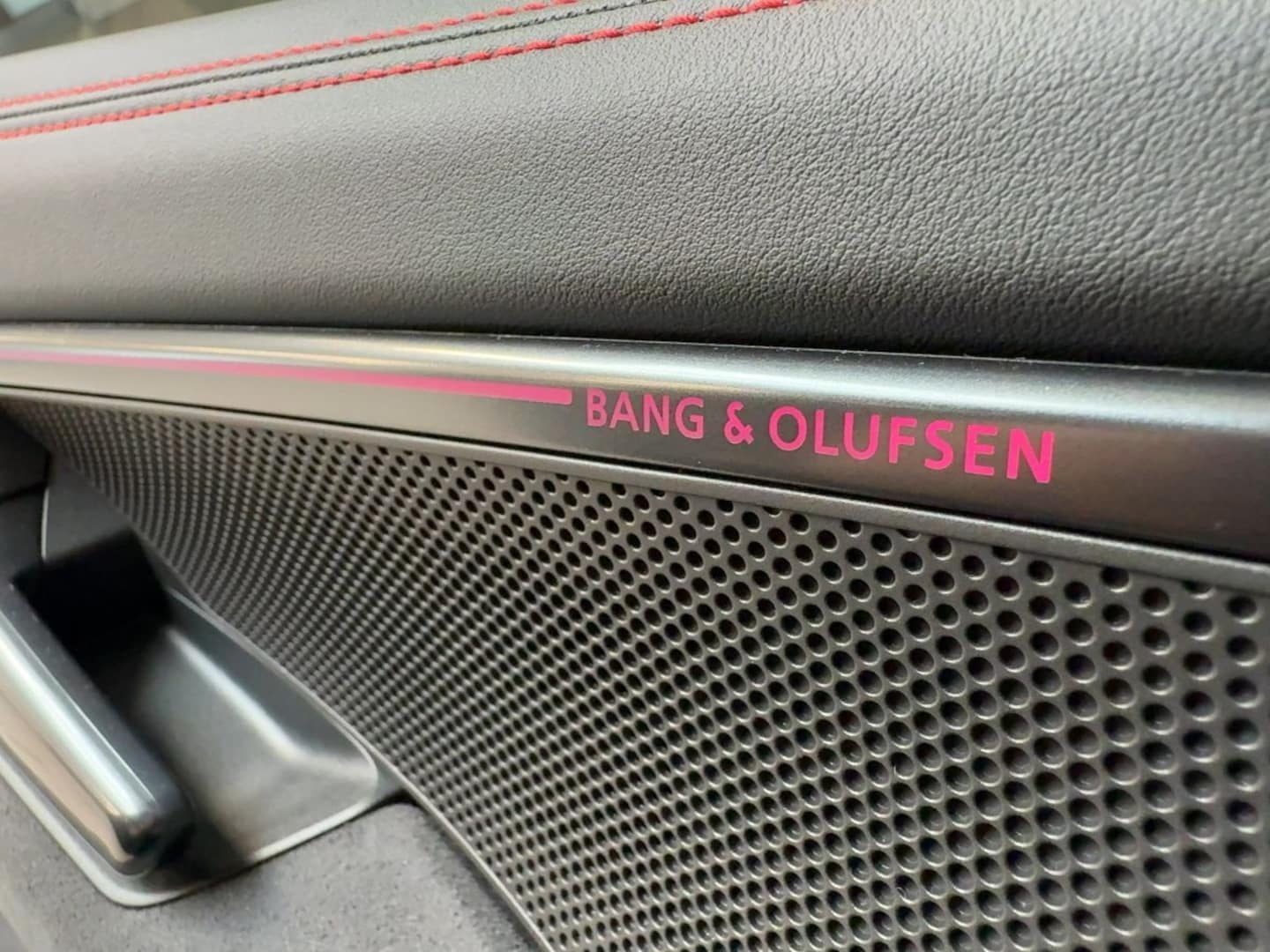 Bild über Audi A6 Avant TFSI quattro 270 kW S tronic - für weitere Informationen kontaktieren Sie den Audi Partner