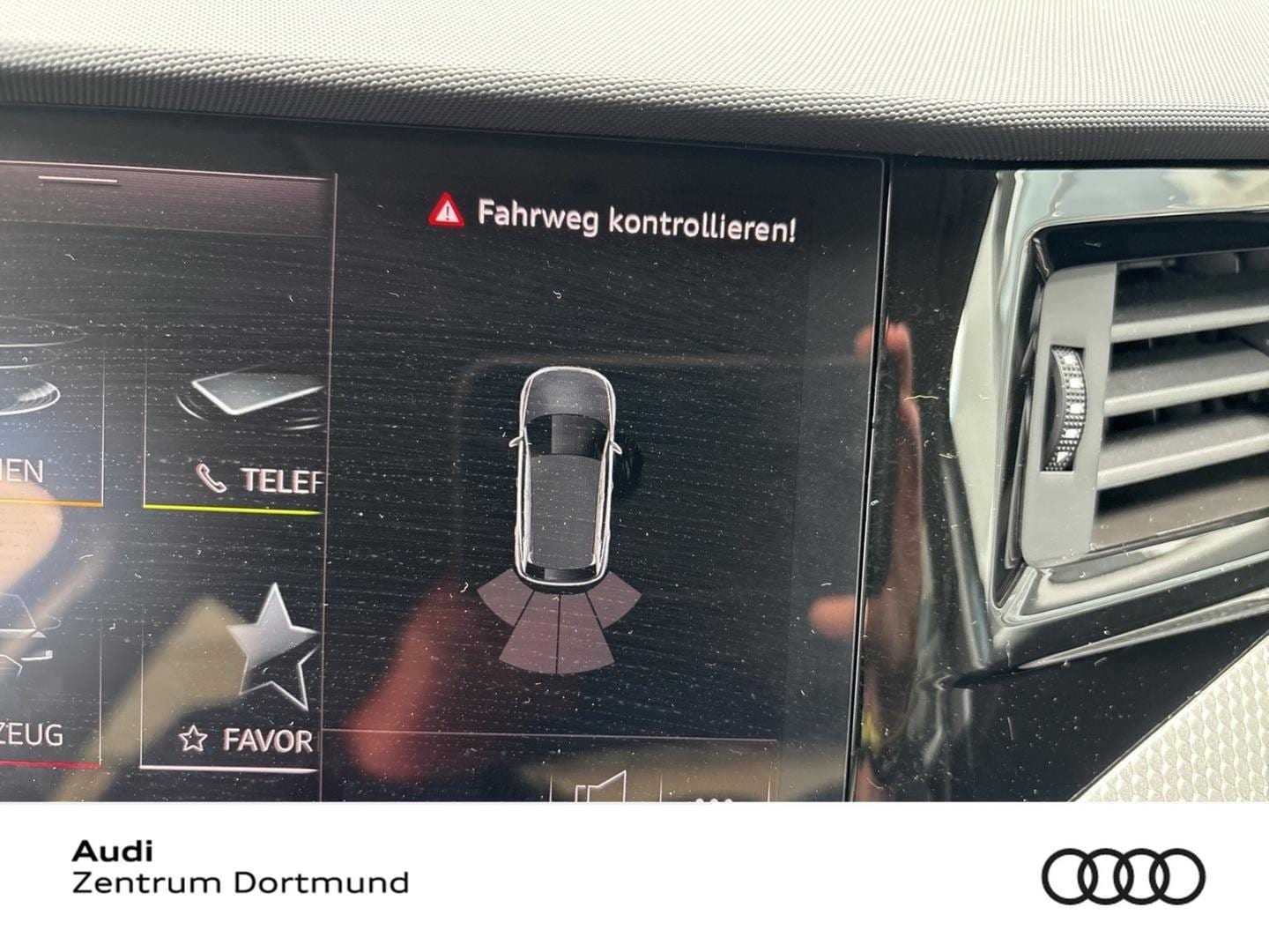 Bild über Audi A1 Sportback S line 40 TFSI S tronic - für weitere Informationen kontaktieren Sie den Audi Partner