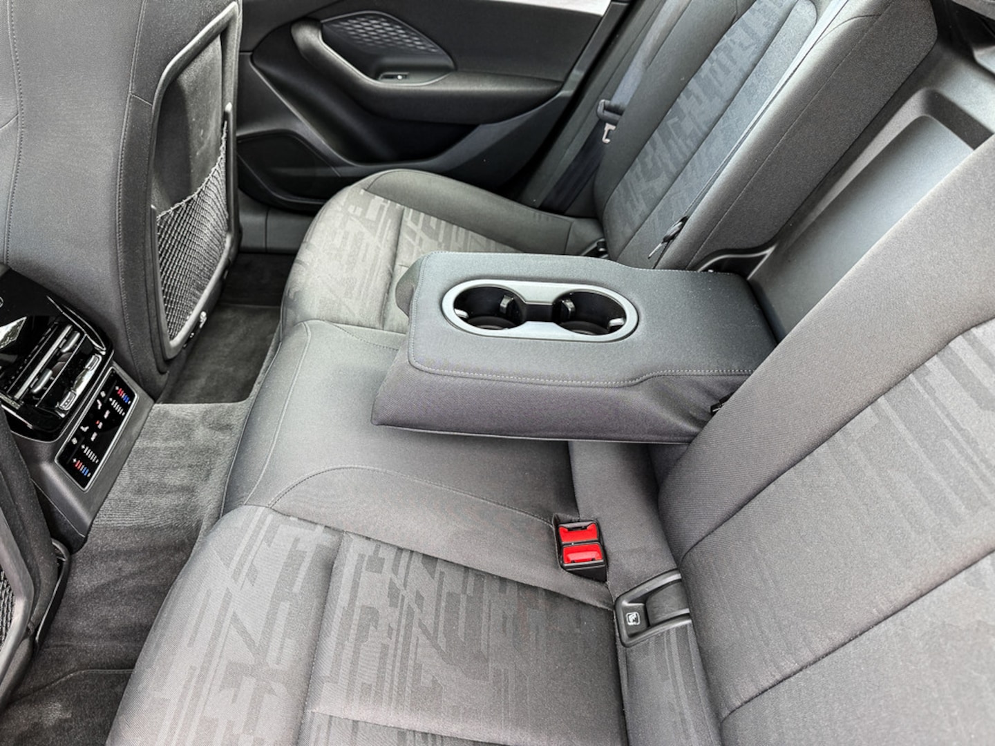 Bild über Audi A6 Avant TDI quattro 150 kW S tronic - für weitere Informationen kontaktieren Sie den Audi Partner