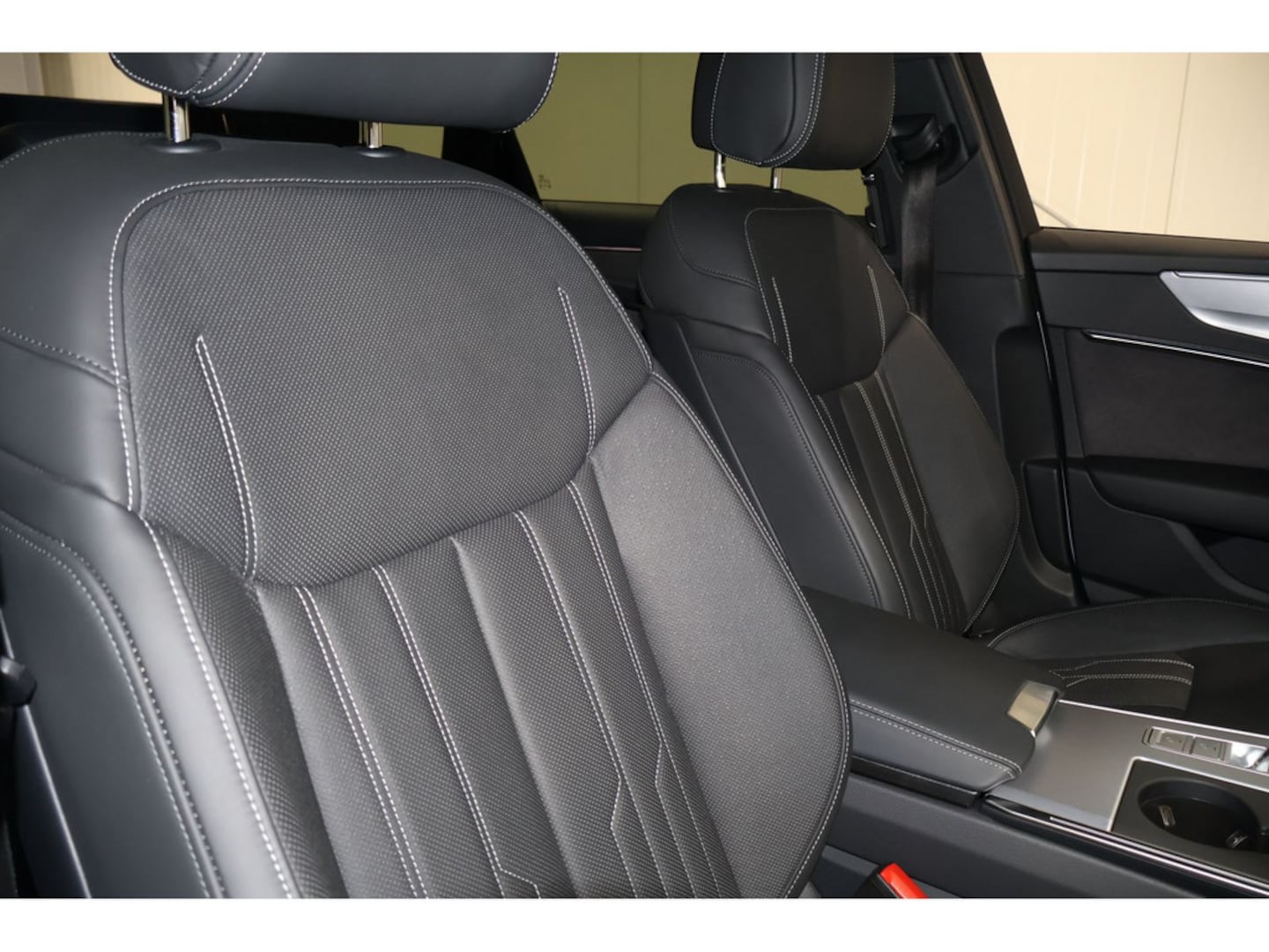 Bild über Audi S6 Avant TDI quattro tiptronic - für weitere Informationen kontaktieren Sie den Audi Partner