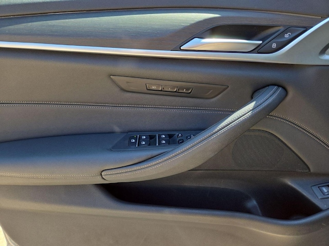 2023 BMW 5 Series 530i - Photo 15