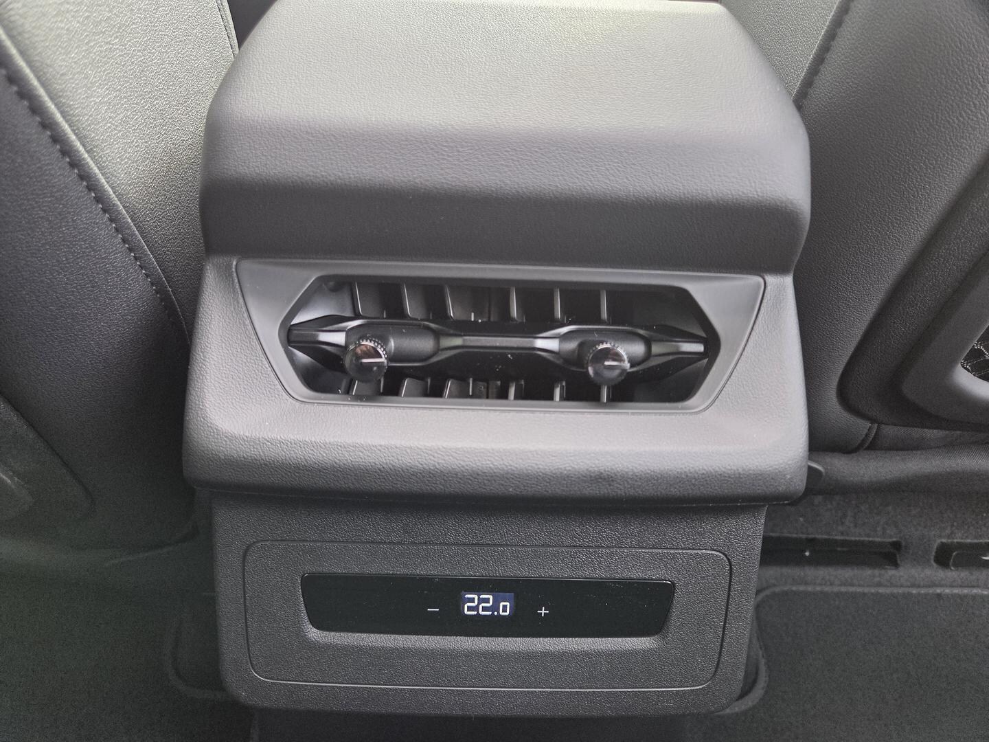 Image about Audi Q6 SUV e-tron e-tron