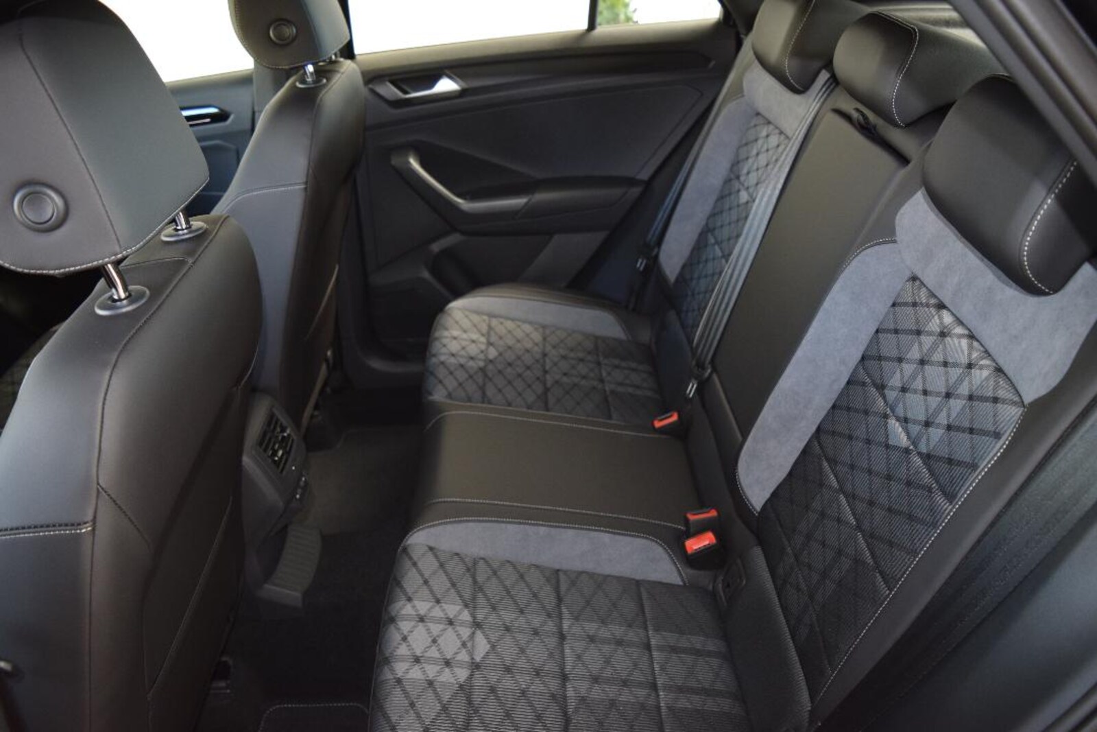 Volkswagen T-Roc – Bild 12