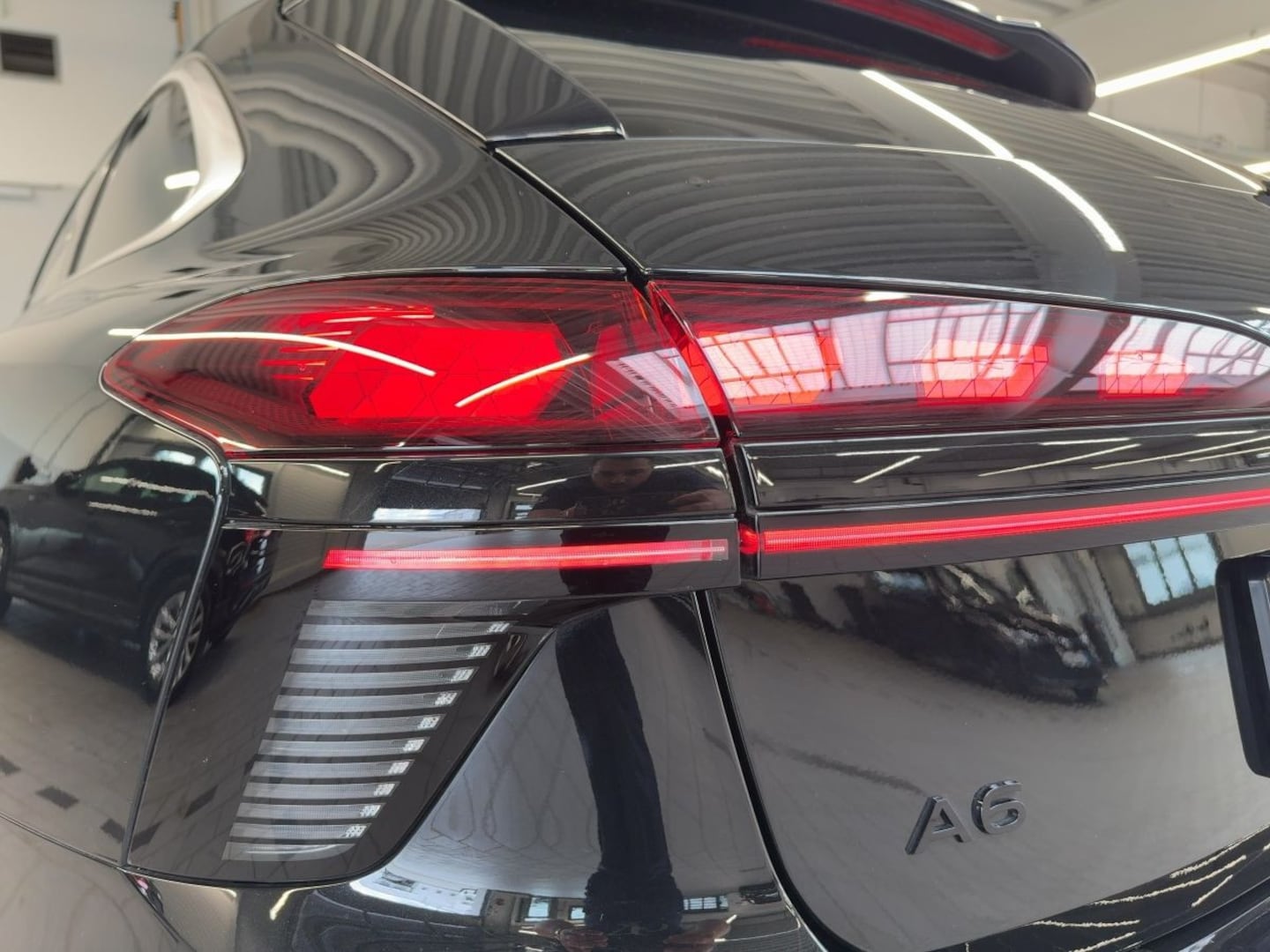 Bild über Audi A6 Avant TFSI quattro 270 kW S tronic - für weitere Informationen kontaktieren Sie den Audi Partner