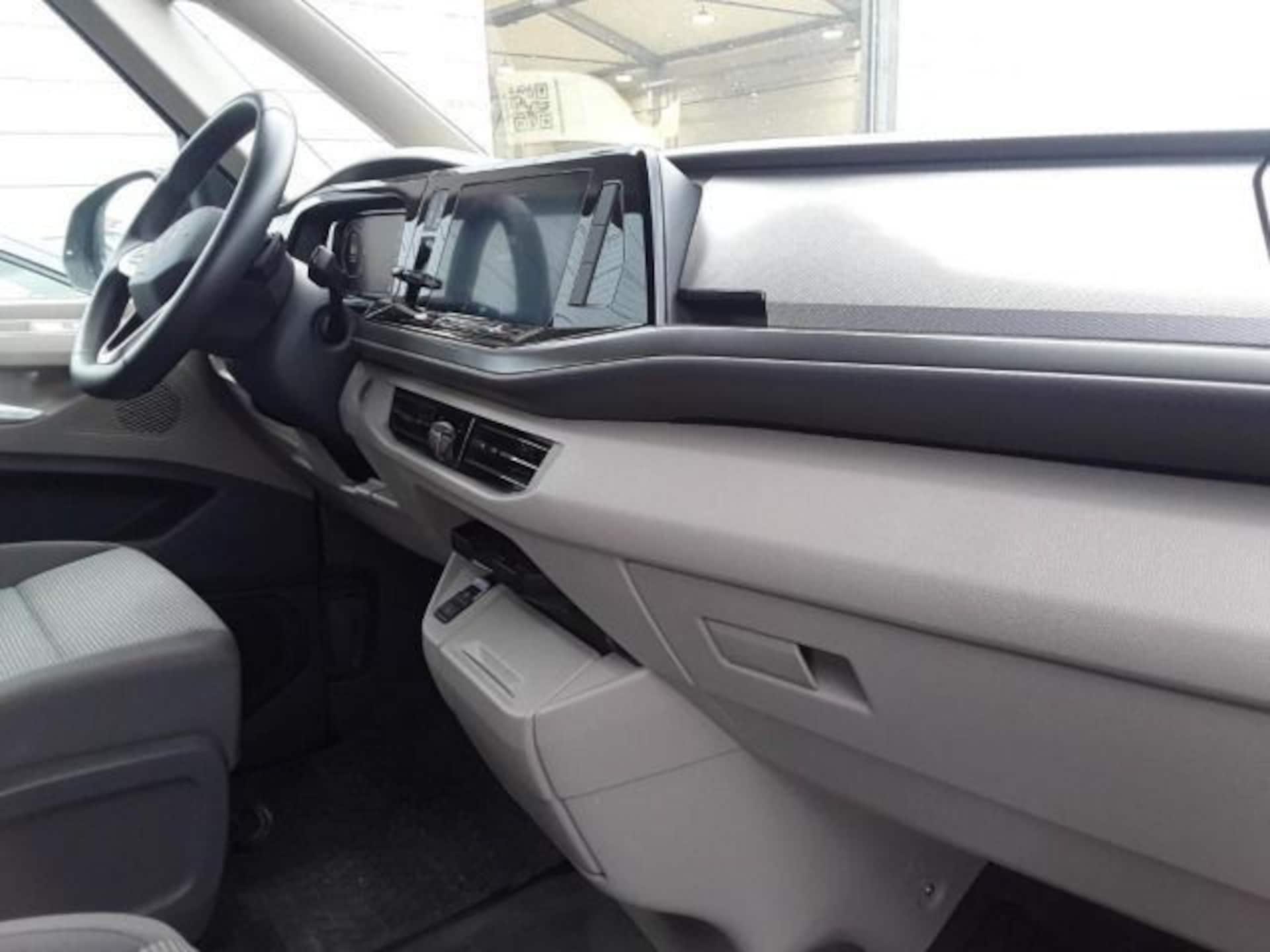 Volkswagen Multivan Basis-Modell