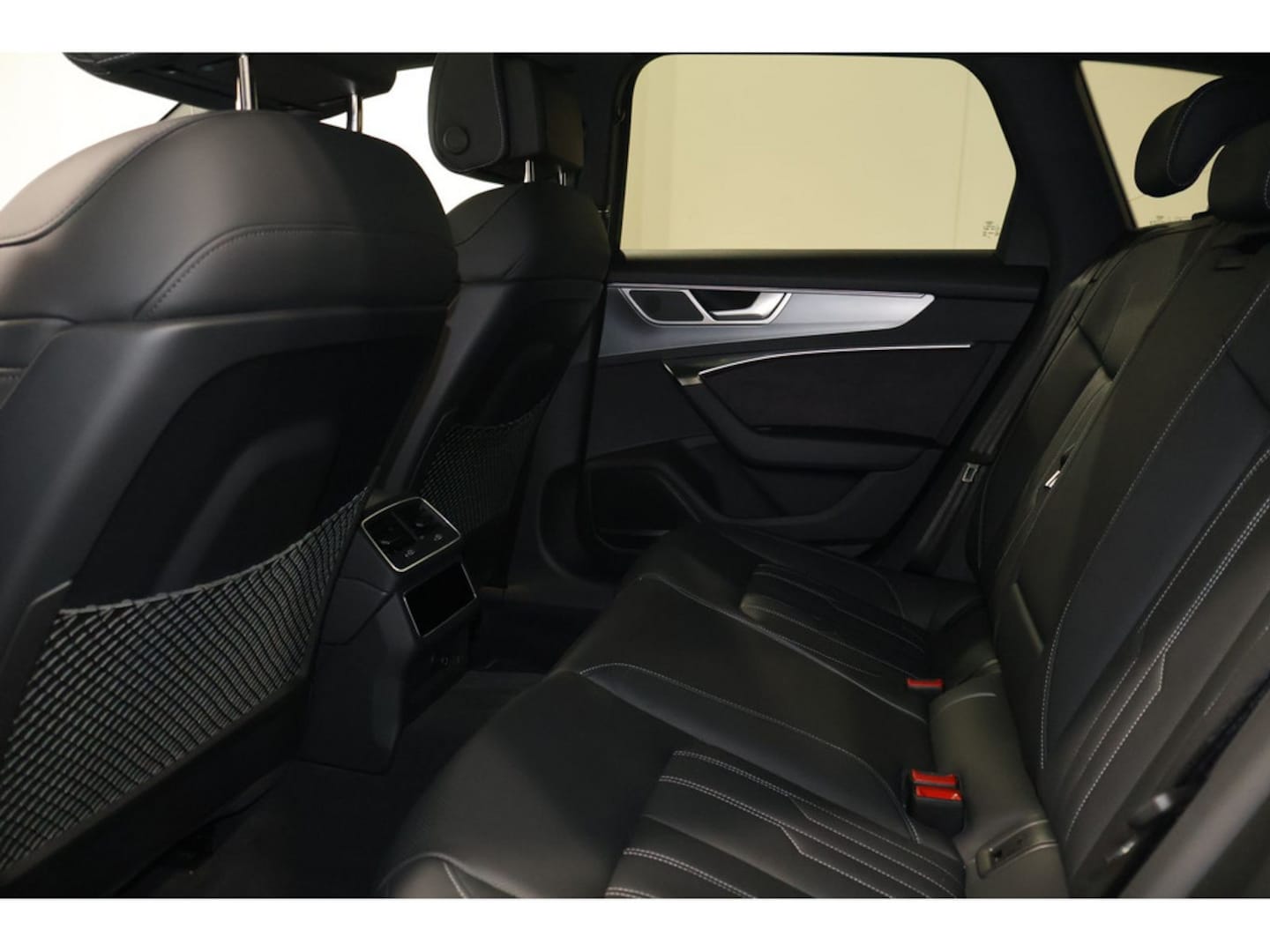 Bild über Audi S6 Avant TDI quattro tiptronic - für weitere Informationen kontaktieren Sie den Audi Partner