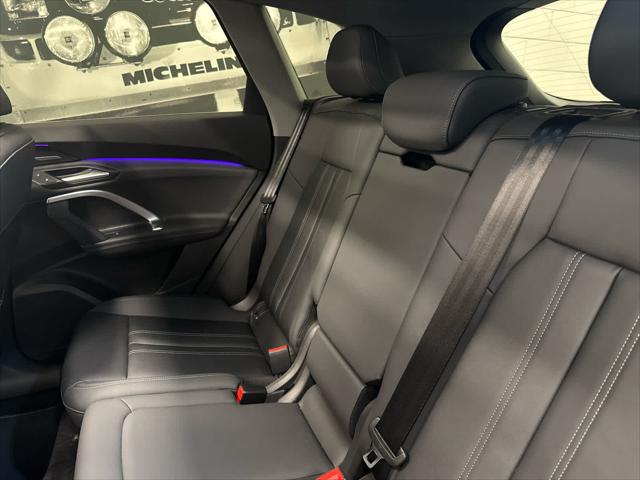 2025 AUDI Q5 - Image 12