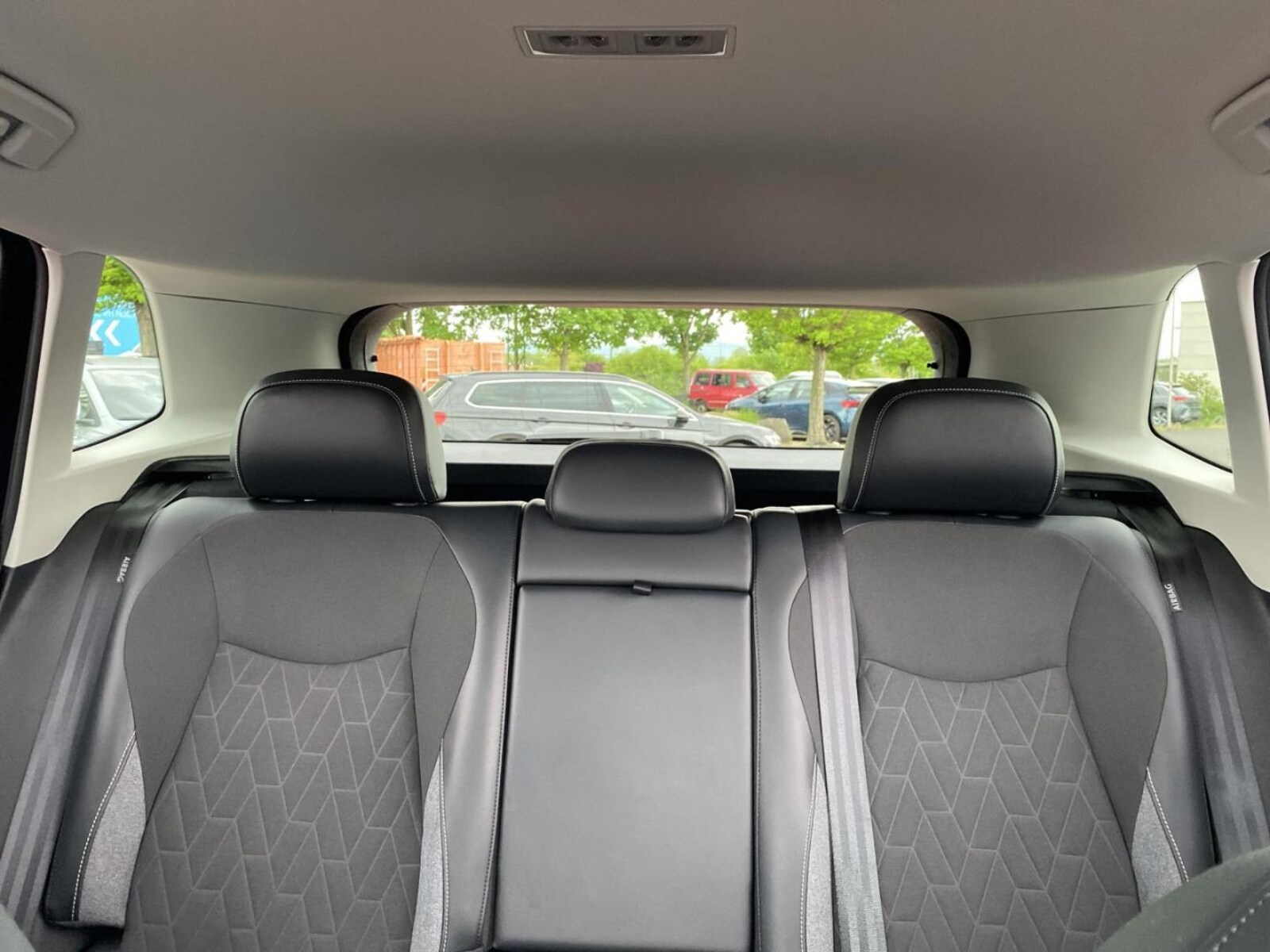 Volkswagen Tiguan – Bild 9