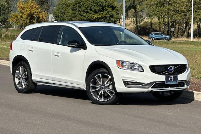 2018 Volvo V60 Cross Country
