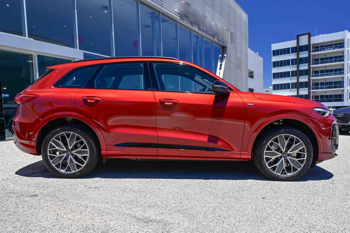 Image about Audi Q5 SUV TDI quattro 150 kW sport