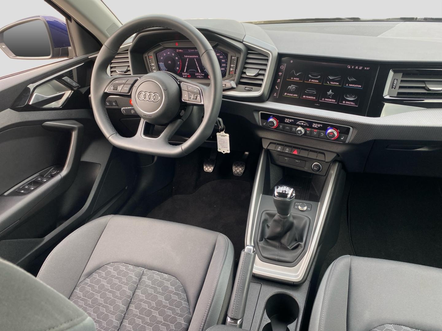 Bild über Audi A1 Sportback S line 30 TFSI Schaltgetriebe - für weitere Informationen kontaktieren Sie den Audi Partner