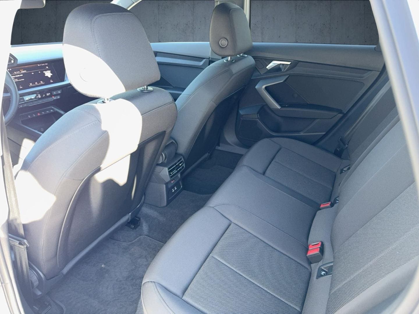 Bild über Audi A3 Sportback S line 30 TFSI S tronic - für weitere Informationen kontaktieren Sie den Audi Partner