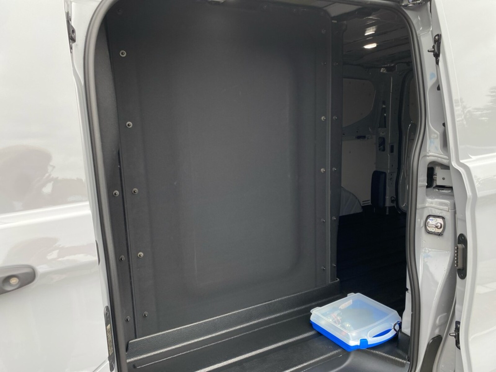 Volkswagen Transporter Kasten langer Radstand – Bild 17