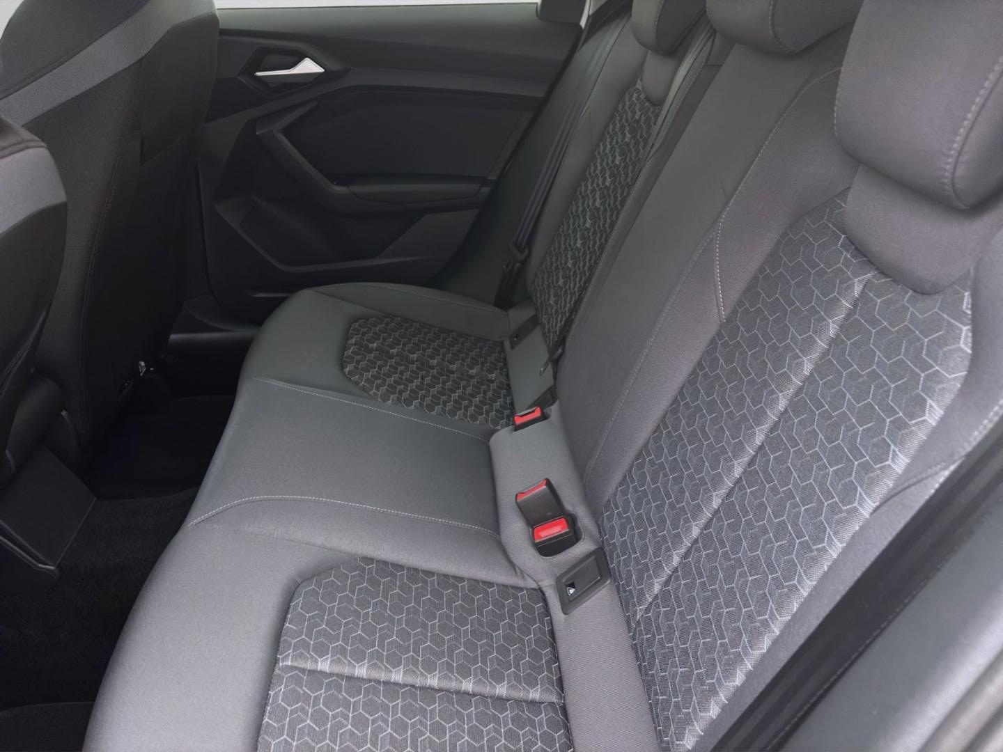 Bild über Audi A1 allstreet 30 TFSI Schaltgetriebe - für weitere Informationen kontaktieren Sie den Audi Partner