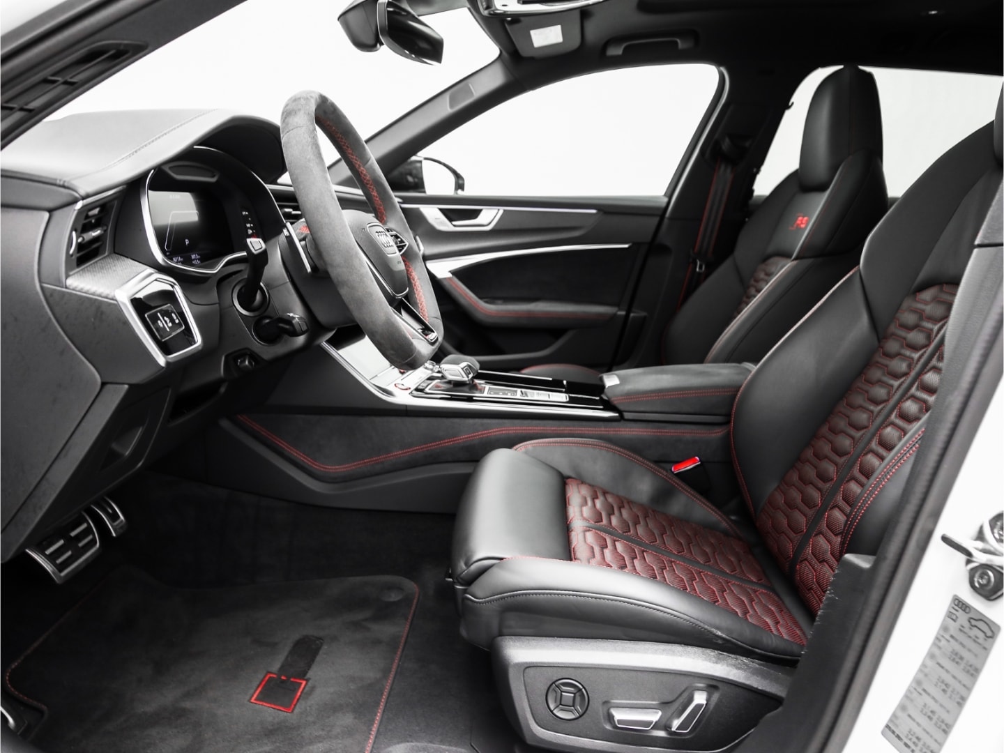 Bild über Audi RS 6 Avant performance quattro tiptronic - für weitere Informationen kontaktieren Sie den Audi Partner