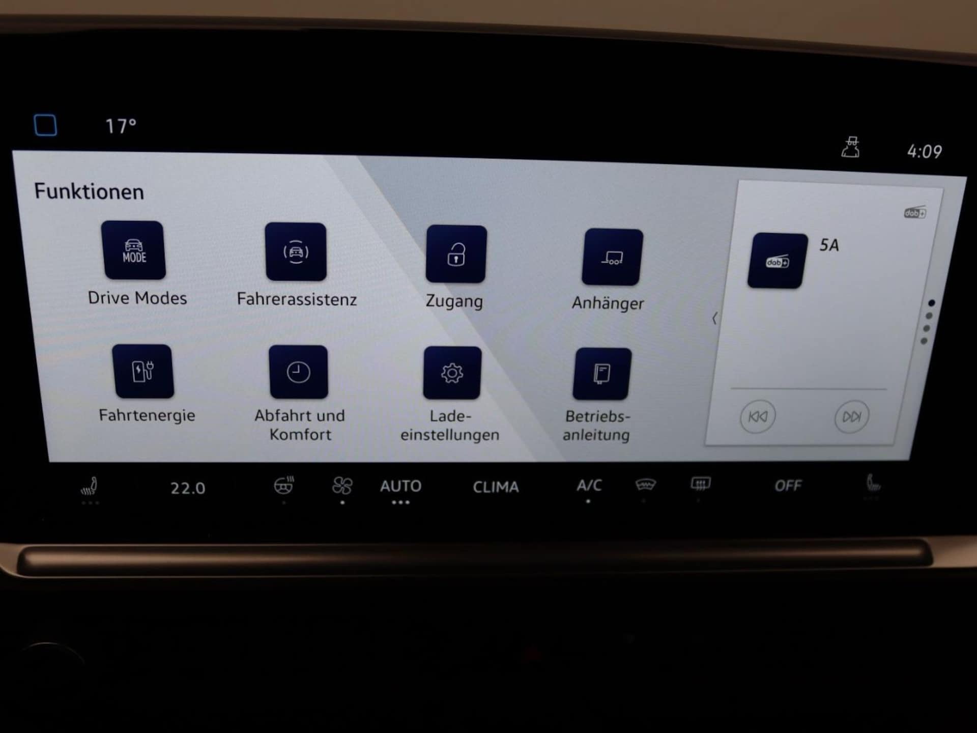 Volkswagen e-Caravelle Life