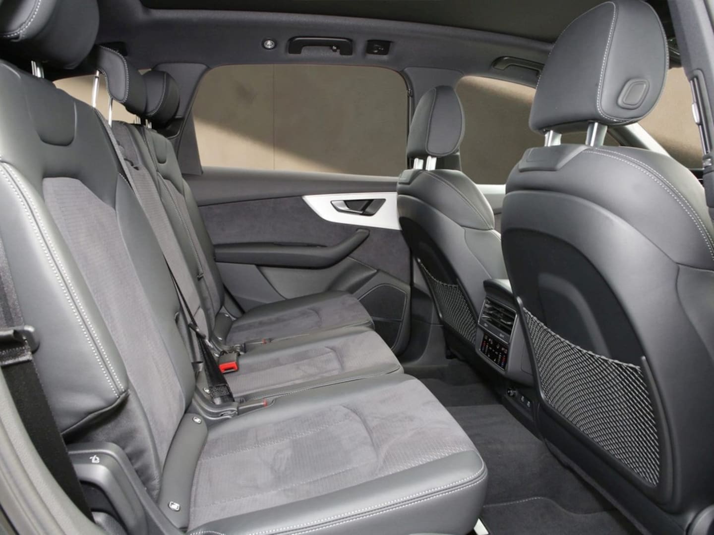 Bild über Audi Q7 SUV S line business TFSI quattro 250 kW tiptronic - für weitere Informationen kontaktieren Sie den Audi Partner