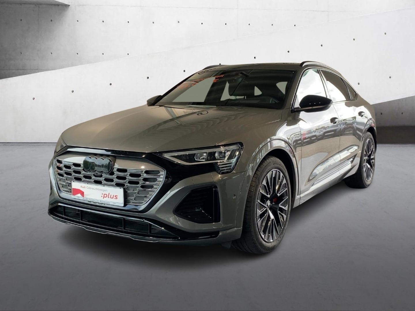 Bild über Audi Q8 Sportback e-tron S line 55 e-tron quattro - für weitere Informationen kontaktieren Sie den Audi Partner