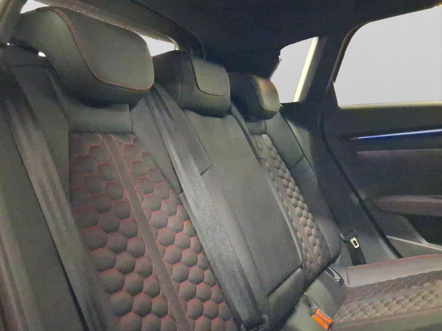 Bild über Audi RS 3 Sportback TFSI quattro 294 kW S tronic - für weitere Informationen kontaktieren Sie den Audi Partner