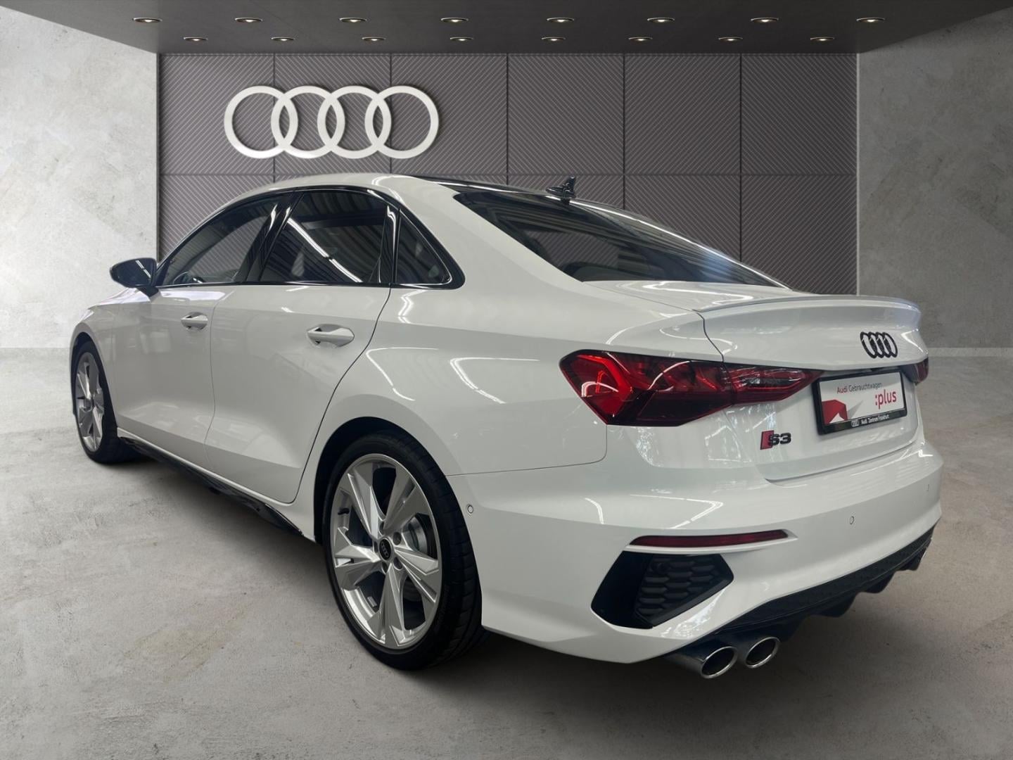 Bild über Audi S3 Limousine TFSI quattro S tronic - für weitere Informationen kontaktieren Sie den Audi Partner