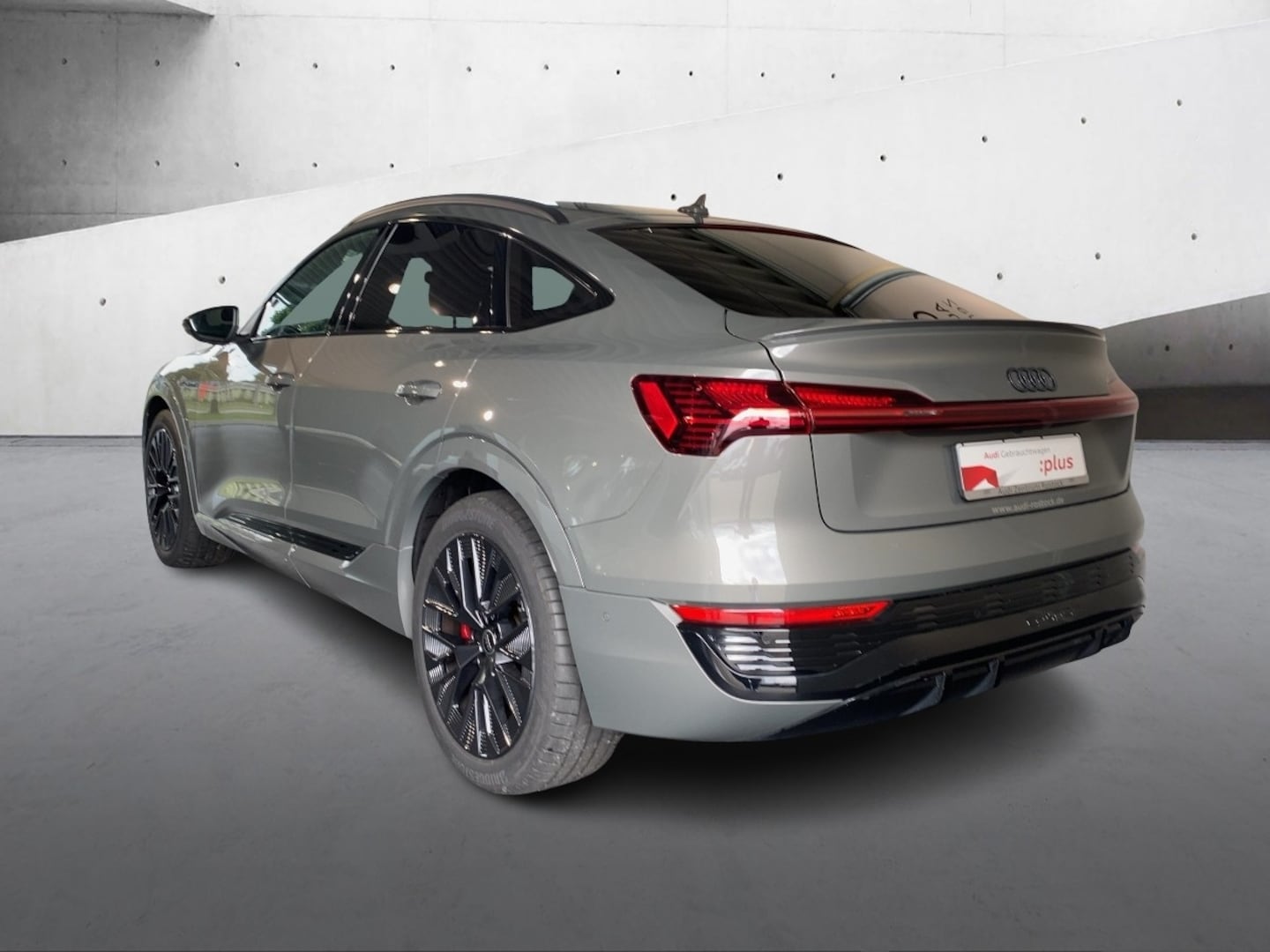 Bild über Audi Q8 Sportback e-tron S line 55 e-tron quattro - für weitere Informationen kontaktieren Sie den Audi Partner