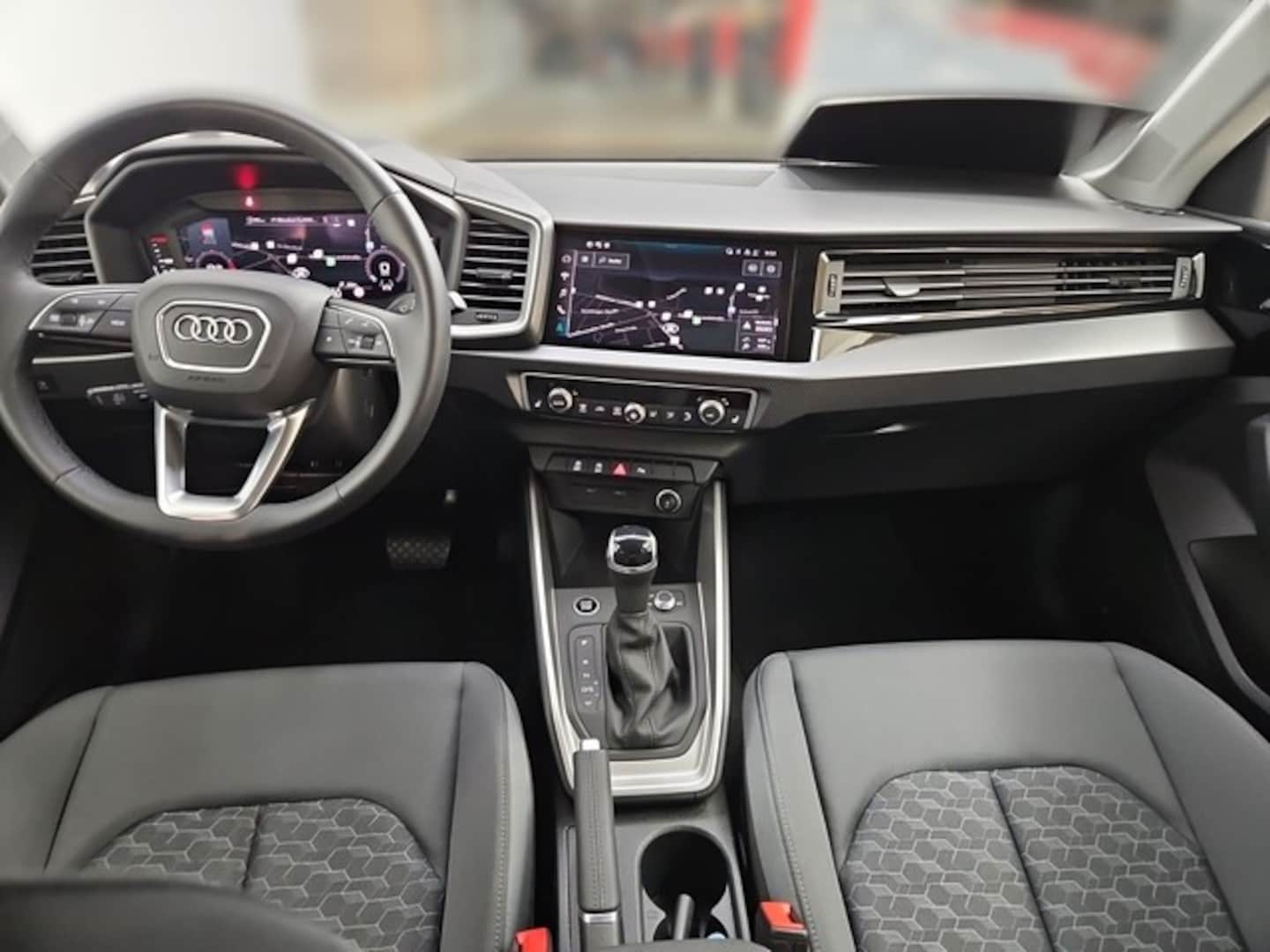 Bild über Audi A1 Sportback S line 25 TFSI S tronic - für weitere Informationen kontaktieren Sie den Audi Partner