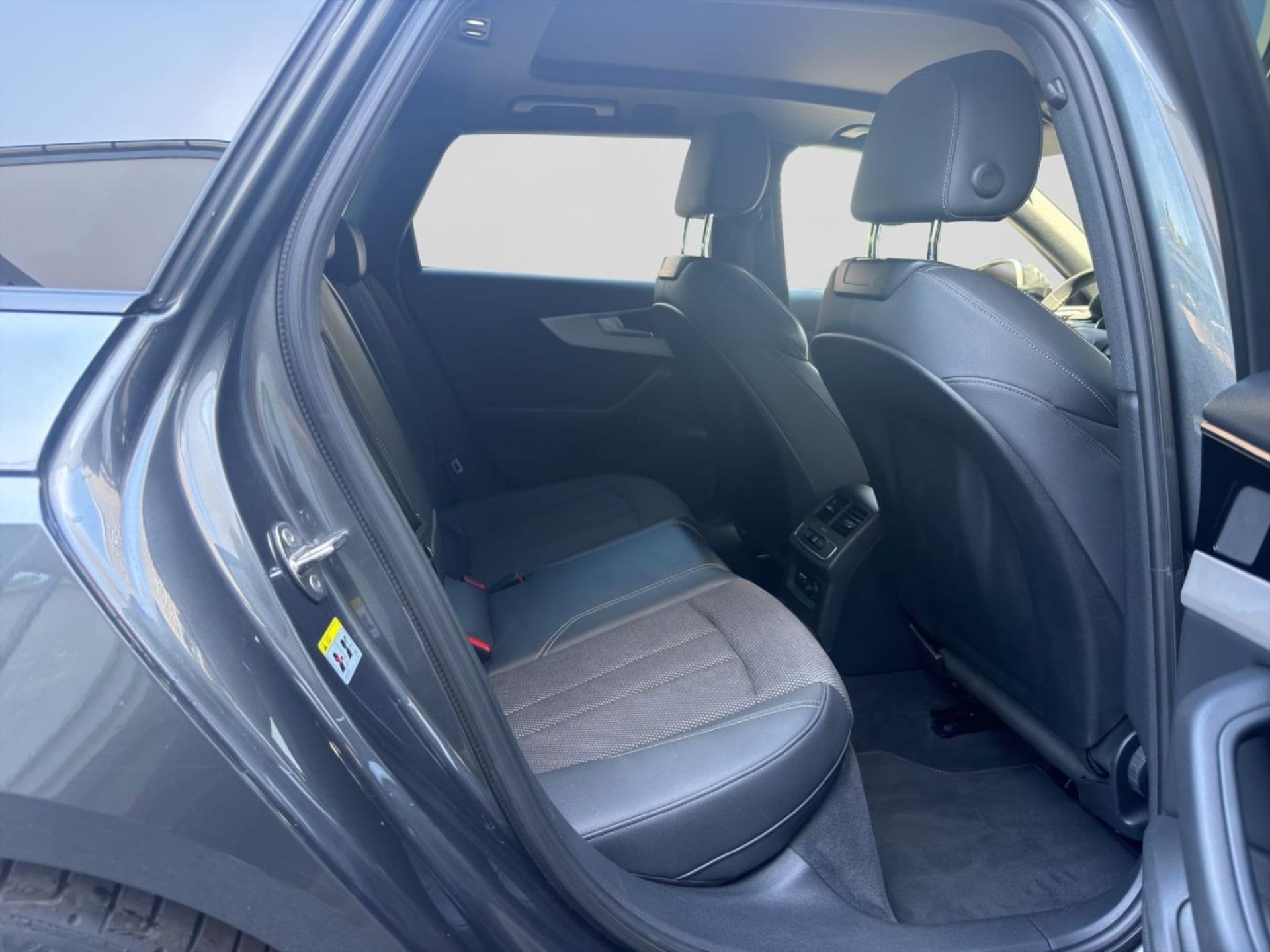 Audi A4 Avant S line