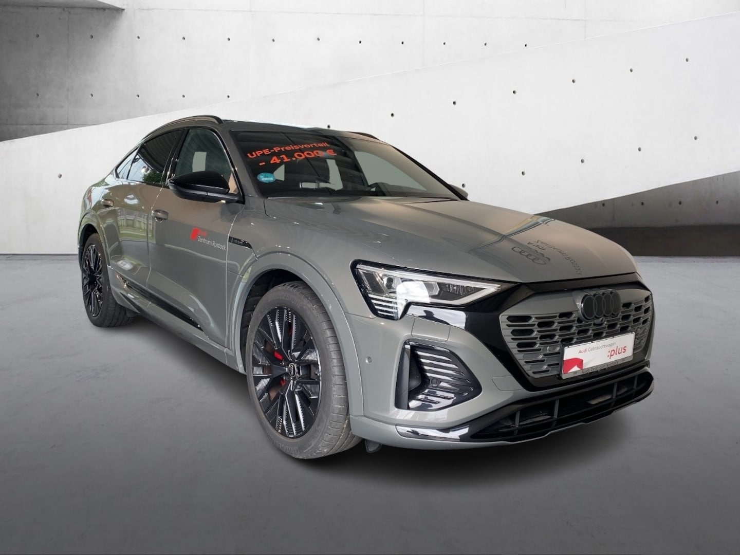 Bild über Audi Q8 Sportback e-tron S line 55 e-tron quattro - für weitere Informationen kontaktieren Sie den Audi Partner