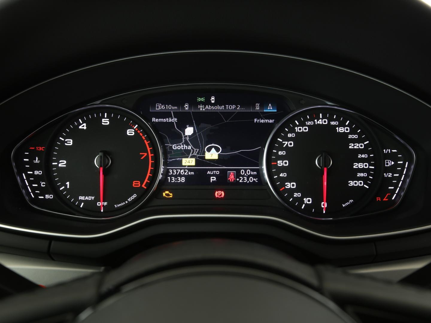 Bild über Audi A4 Avant advanced 40 TFSI quattro S tronic - für weitere Informationen kontaktieren Sie den Audi Partner
