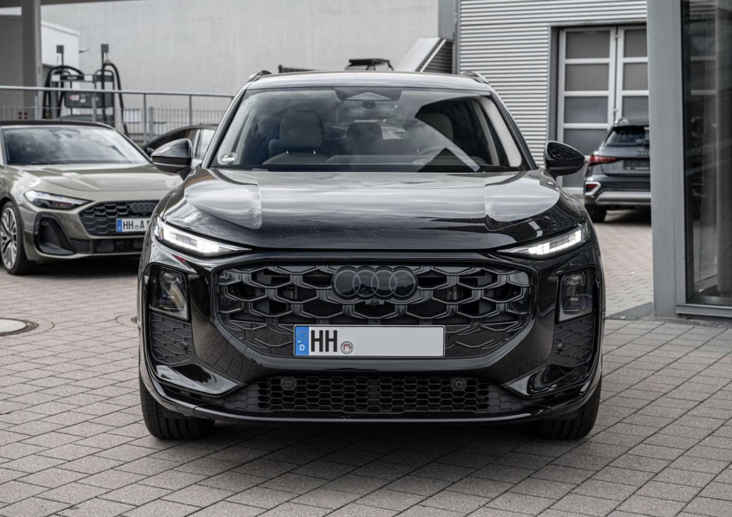 Bild über Audi Q3 SUV TFSI quattro 150 kW S tronic - für weitere Informationen kontaktieren Sie den Audi Partner