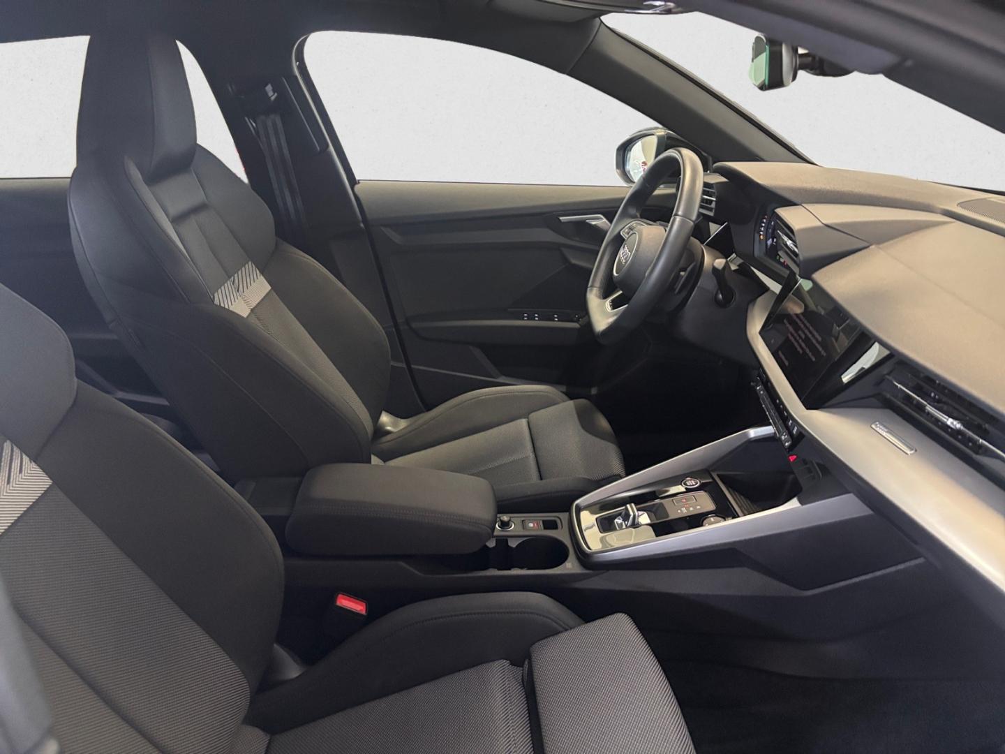 Bild som visar&nbsp;Audi A3 Sportback&nbsp;A3 Sportback 35 TFSI Proline advanced 150 hk S tronic - för mer information kontakta din Audi Partner